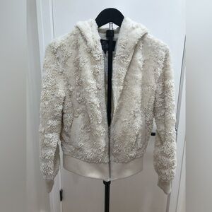 537. Cozy Patterned Cream Faux Fur Teddy Jacket